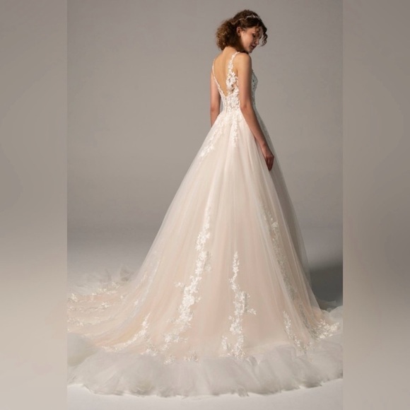 Wedding Dress Size US 8 UK 12 - Picture 3 of 9